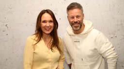 Carolin Kebekus und WDR 2 Moderator Johannes Simon