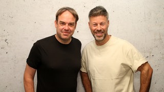 Die WDR 2 Moderatoren Fabian Raphael (l) und Johannes Simon