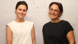 Ha-na Schulz von World Vision mit WDR 2 Moderatorin Katharina te Uhle