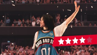 Szene aus dem Film "Billie Eilish - Hit Me Hard And soft: The Tour Live In 3D"