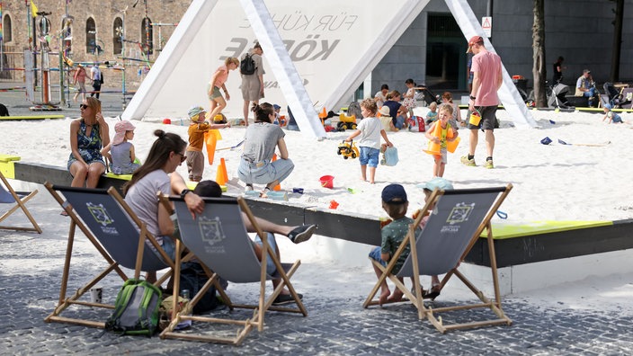 Familien am Archimedischen Sandkasten in Aachen