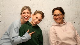 Judith und Willi Demmer mit WDR 2 Moderatorin Katharina te Uhle