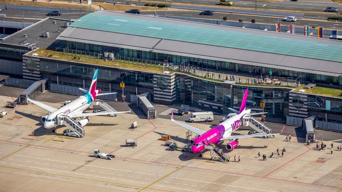 Flughäfen im Westen: Luftbild Flughafen Dortmund