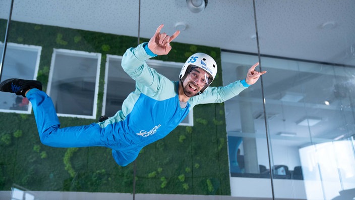 Wie ein freier Fall: Skydiving im Windkanal