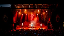 Tollrock-Festival in Nideggen: Die schwedische Band Royal Republic auf der Bühne