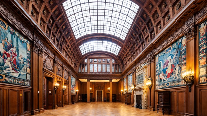 Blick in die obere Halle der Villa Hügel