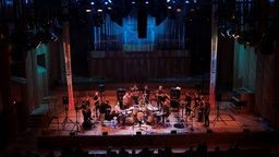 Cologne Jazzweek 2025 mit dem Gard Nilssen Supersonic Orchestra im Klaus-von-Bismarck-Saal