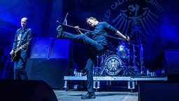 Tote-Hosen-Frontmann Campino singt auf der Hauptbühne des Festivals "Jamel rockt den Förster“ am 22.08.2025. 