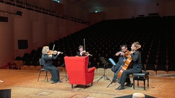 "Orchester im Treppenhaus" im Konzerthaus Dortmund für Menschen mit persönlichen Notfällen.