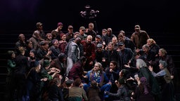 Bühnenszene aus der Oper "Mazeppa" am Theater Dortmund.