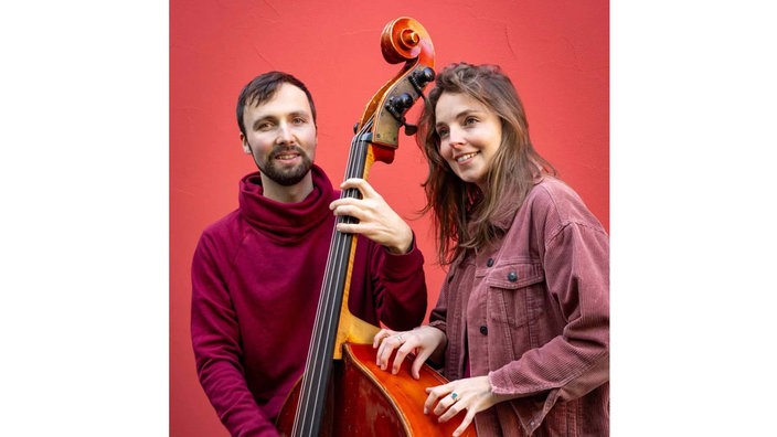 Das Duo "TON SUR TON": Die niederländische Sängerin Sylvie Klijn und der Schweizer Kontrabassist Christoph Utzinger.