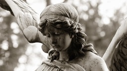 Engel, Statue