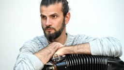 Der französische Akkordeonist Vincent Peirani