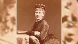 Etwas vergilbtes Schwarz-Weiß-Poträt aus den 1880er Jahren von Marie Jaëll.