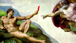 Satirische Abwandlung des Deckenfreskos "Die Erschaffung Adams" Michelangelo Buonarroti, bei dem Adam Gott die rote Karte entgegenstreckt.