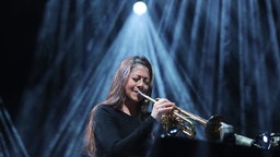 Die Trompeterin Jazz Ahmed.