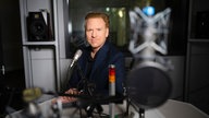Daniel Hope mit Mikrofonen