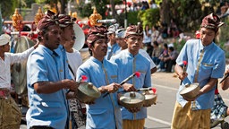 Ein Gamelan-Orchster in Indonesien
