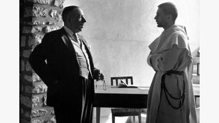 Das Beitragsbild WDR3 "Christliche Gebete & Gebete in der Oper" zeigt den gläubigen Komponisten Francis Poulenc im Gespräch mit einem Mönch, 1959.