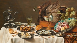 Das Beitragsbild der WDR3 Vesper Spezial "Genussvoll!" zeigt ein Stillleben mit Truthahnpastete, Öl auf Holz von Pieter Claesz aus dem Jahr 1627.