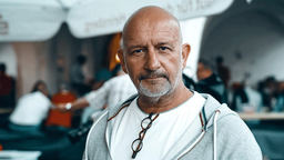 Dücker in legerem Freizeit-Look