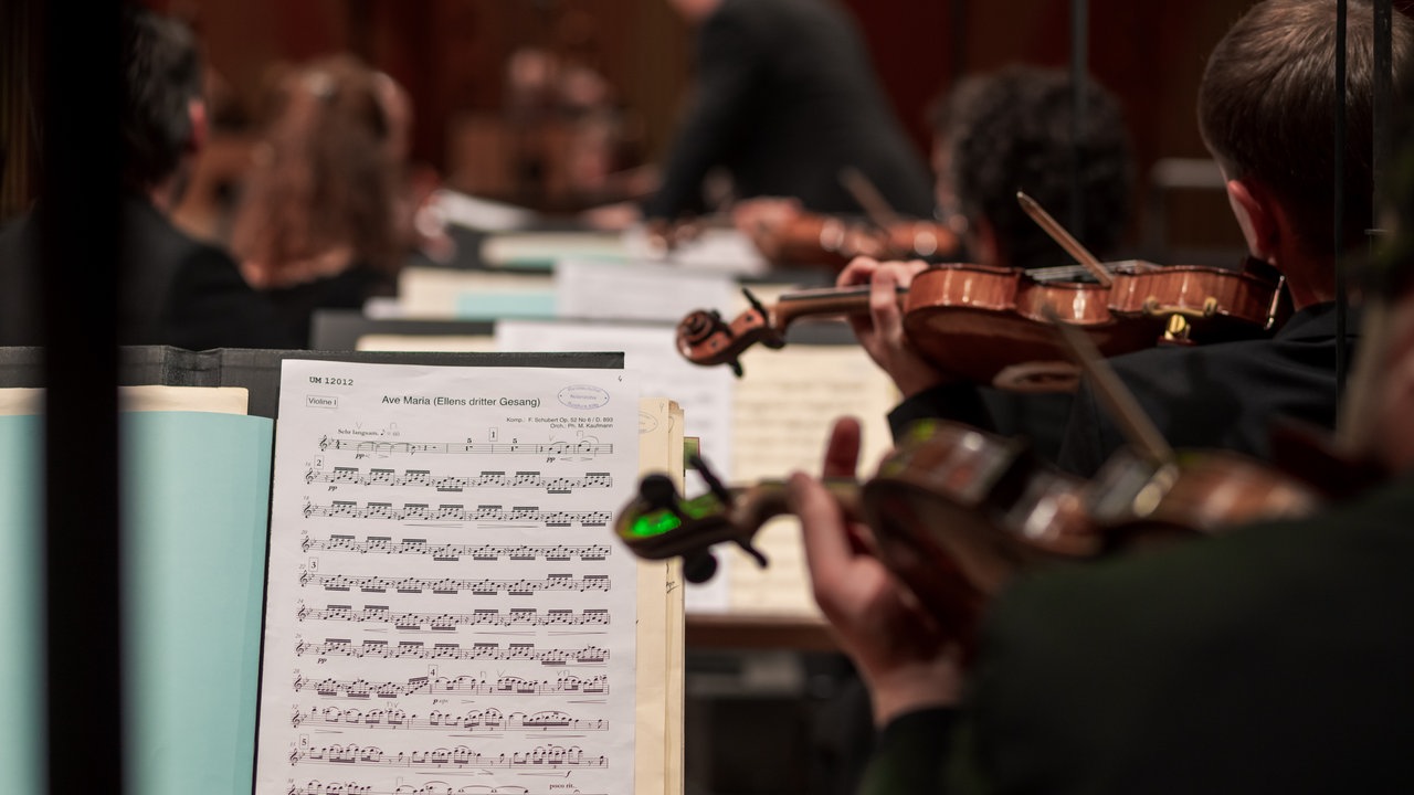 Eindrücke vom Festkonzert von "WDR 3 - Musik hilft!" aus dem WDR Funkhaus.
