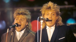 Das Musikerduo Bruce & Bongo steht im Mai 1986 in Hannover auf der Bühne