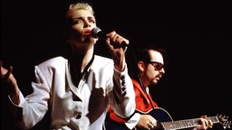 Annie Lennox und Dave Stewart bei einem Eurythmics-Konzert Ende der 80er