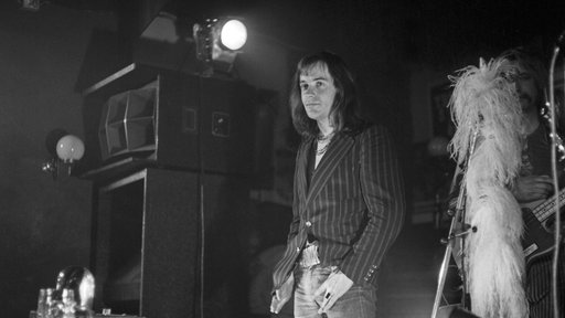 Udo Lindenberg steht in den 70er Jahren im Rahmen der TV-Show "Lieder mit anderen Worten" im Scheinwerferlicht