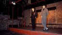 Marc Almond und Dave Ball von Soft Cell posieren 1982 auf einer Bühne