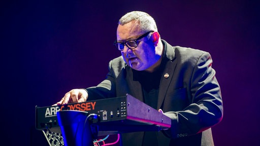 Dave Ball von bei einem Auftritt zum 40-jährigen Soft-Cell-Jubiläum 2018 in London