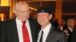 Klaus Meine mit Michail Gorbatschow
