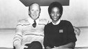 Whitney Houston mit Musikproduzent Clive Davis (1983)