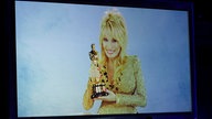 Dolly Parton wird mit dem Jean Hersholt Humanitarian Award, dem Ehren-Oscar, ausgezeichnet (2025)