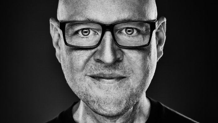 Portraitfoto von DJ Mike Litt