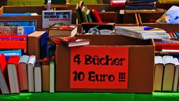 Stand auf einem antiquarischen Bücherflohmarkt