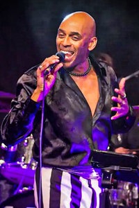 Regi Jennings - Sänger
