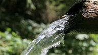 Brunnenwasserstrahl