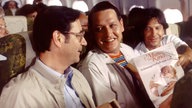 Wilfried Klaus, Bernd Herzsprung und Diether Krebs nebeneinander im Flugzeug in SOKO 5113
