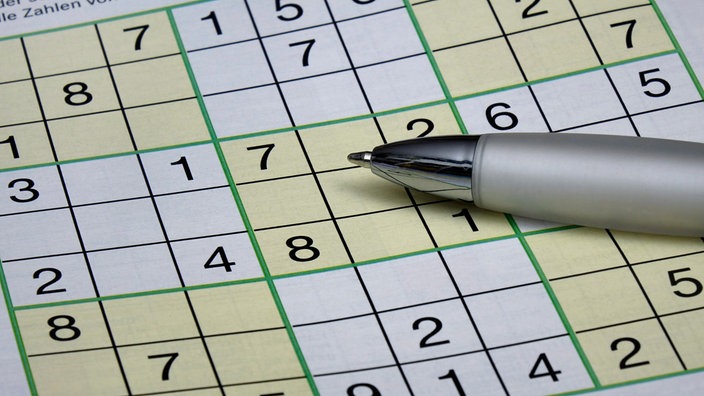 Ein Sudoku Spiel mit einem Stift