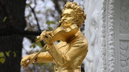 Das goldene Johann-Strauß-Denkmal im Wiener Stadtpark