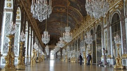 Der restaurierte Spiegelsaal im Schloss Versailles bei Paris, 2007