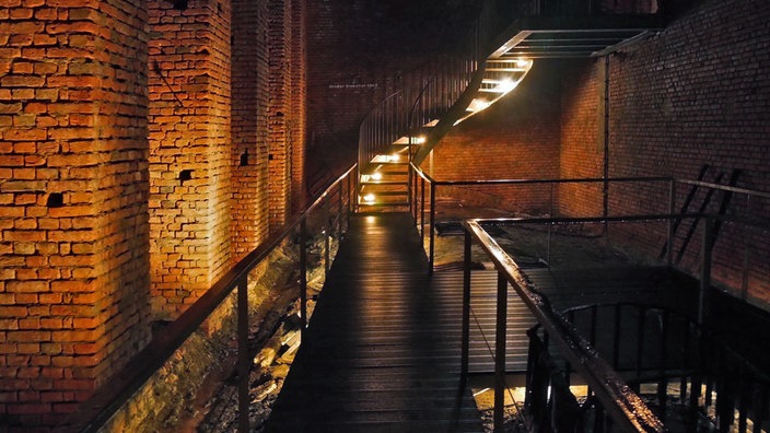Eine lange Treppe führt zum Eiskeller