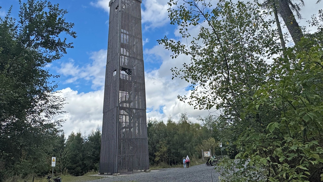Wanderschön Sauerland-Waldroute: Möhneseeturm 