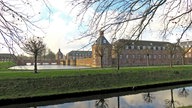 Wandern rund ums Schloss Nordkirchen: Parkanlage mit Blick auf das Schloss