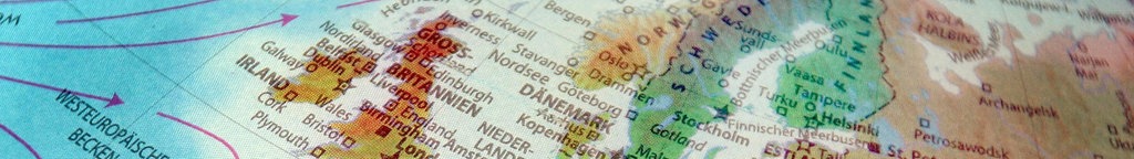 Europa auf einem Globus, Objekte; Studioaufnahme , Weltkugel, 