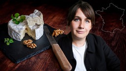 Eine Collage, die von links nach rechts einen aufgeschnittenen Camembert, Nadia Pantel und den Umriss einer Karte Frankreichs zeigt.