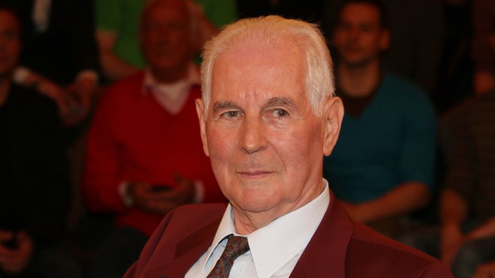 ehem. Fussballschiedsrichter Walter Eschweiler in einer Talkshow