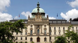 Tschechischer Regierungssitz in der ehemaligen Straka Akademie, Prag, Tschechische Republik. 