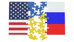 Puzzles mit Flaggen der Ukraine, Russlands und der USA, isoliert auf weißem Hintergrund, 01.04.2025.